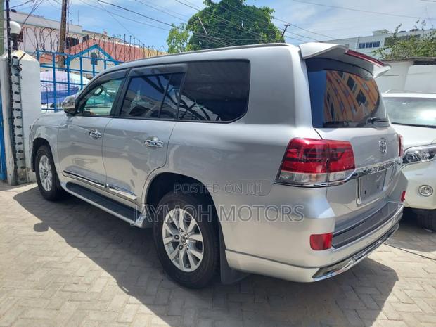 Toyota Land Cruiser 2015 Silver