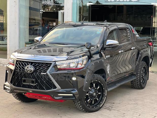 Toyota Hilux 2019 Black