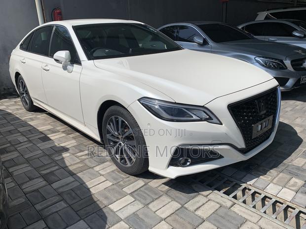 Toyota Crown Majesta 2.5 AWD Hybrid 2018 Off white