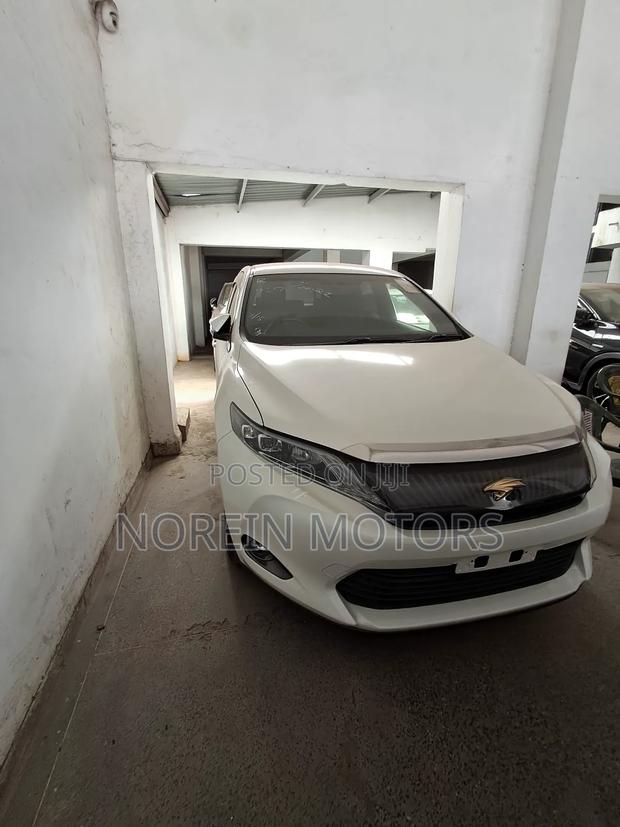 Toyota Harrier 2017 Beige
