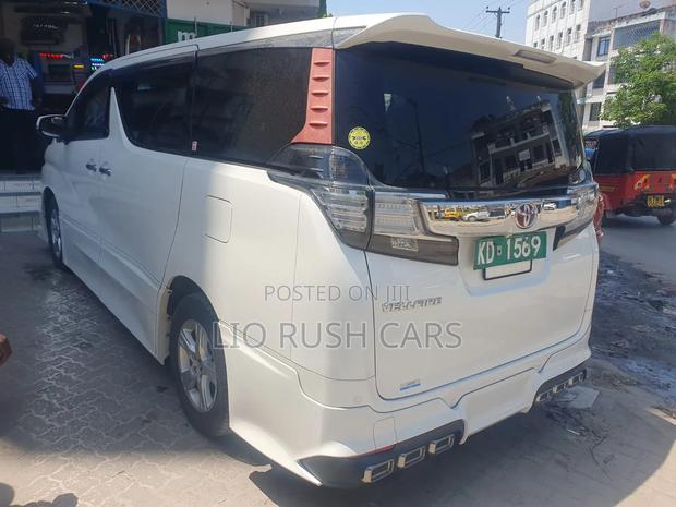 Toyota Vellfire 2020 White