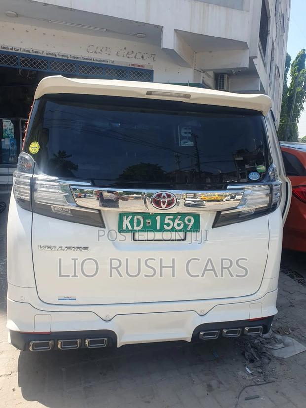 Toyota Vellfire 2020 White