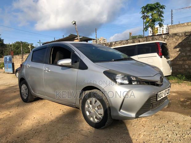 Toyota Vitz 2014 Silver