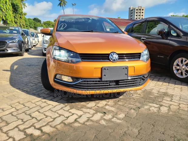 Volkswagen Polo 2017 Orange