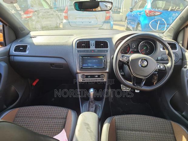 Volkswagen Polo 2017 Orange