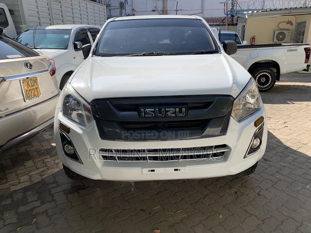Isuzu D-MAX 2021 White