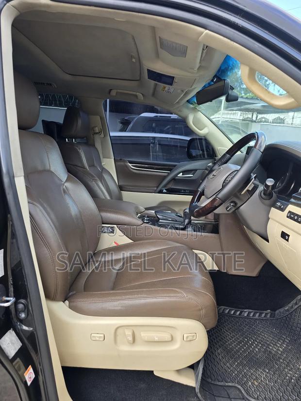 Lexus LX 2016 Black