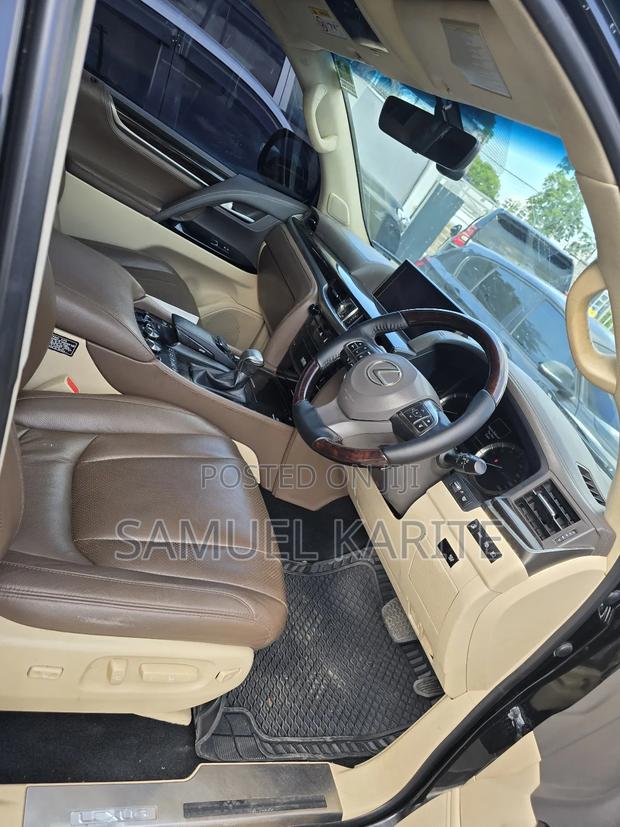 Lexus LX 2016 Black