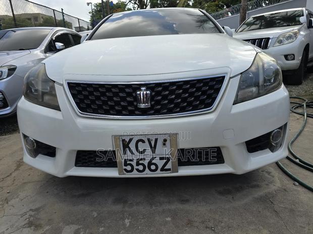 Toyota Crown 2013 White