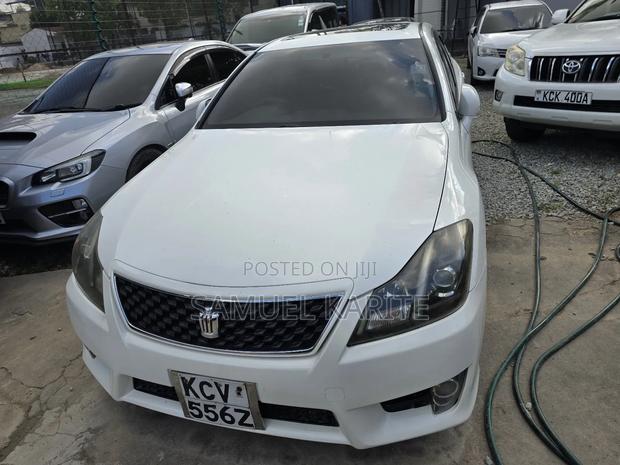 Toyota Crown 2013 White