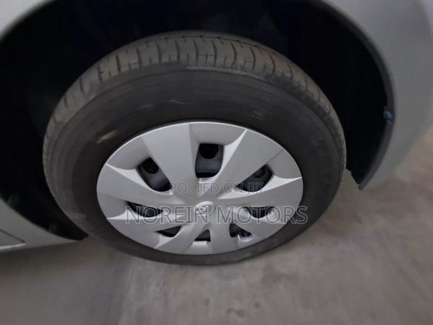Toyota Porte 2017 Silver