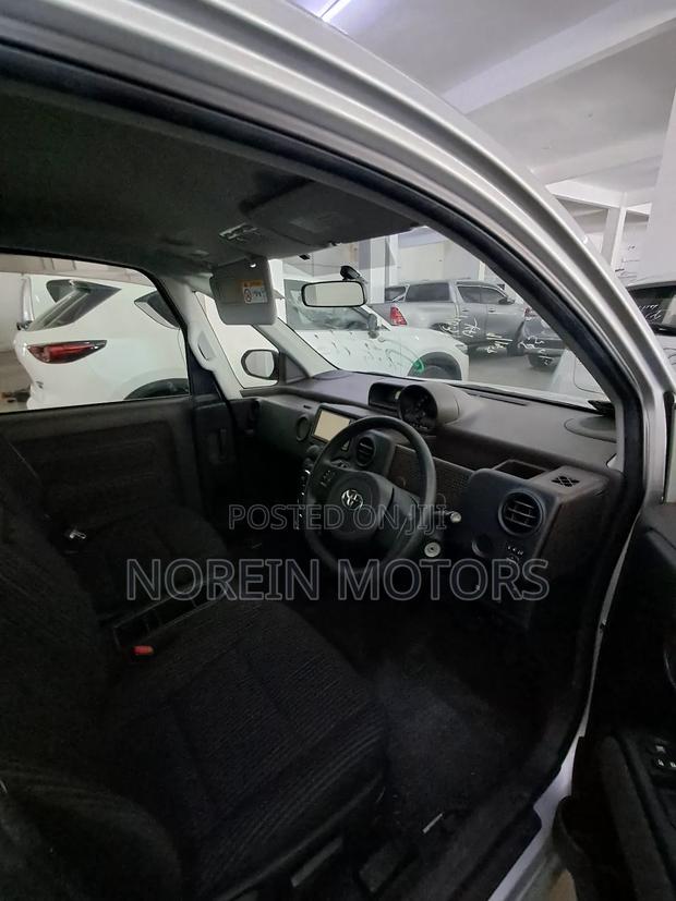 Toyota Porte 2017 Silver