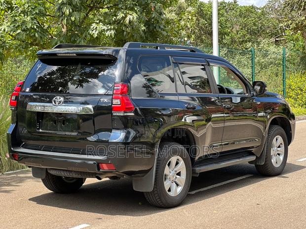 Toyota Land Cruiser Prado 2018 Black