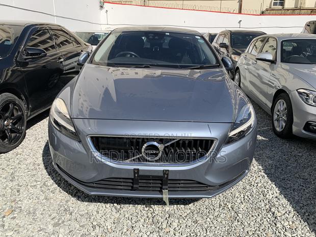 Volvo V40 2016 Teal