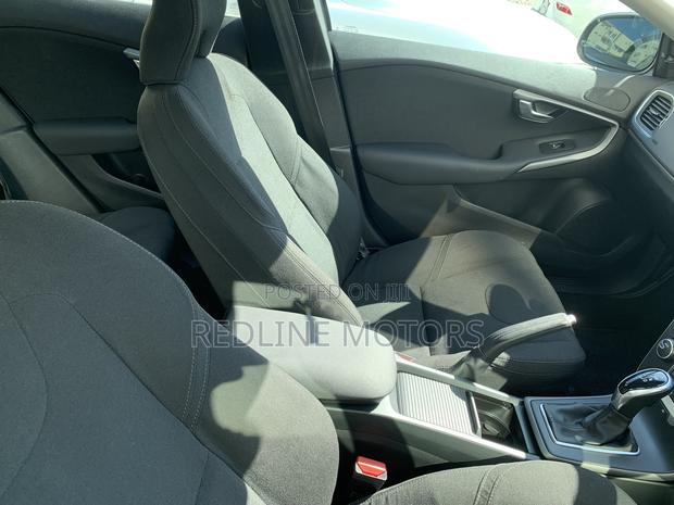 Volvo V40 2016 Teal