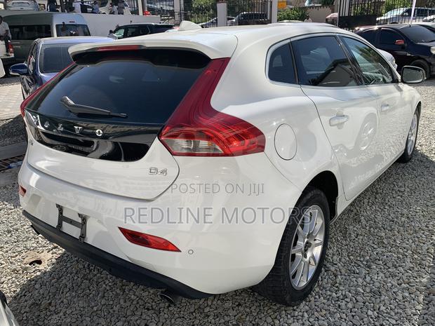 Volvo V40 2017 White