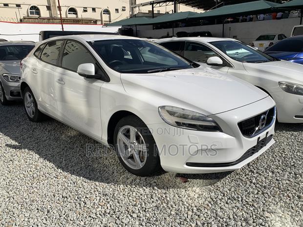 Volvo V40 2017 Off white