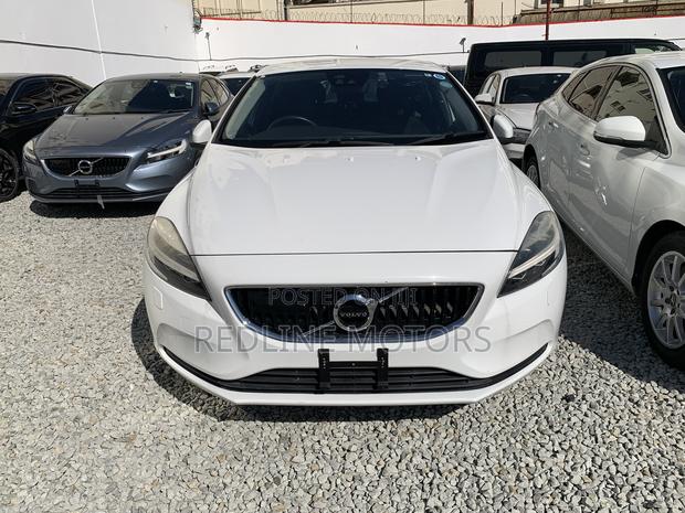 Volvo V40 2017 Off white