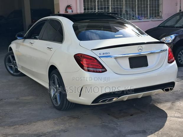 Mercedes-Benz C200 2018 Pearl