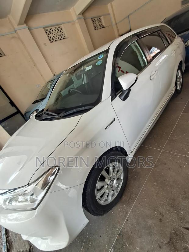 Toyota Corolla Fielder 2017 White