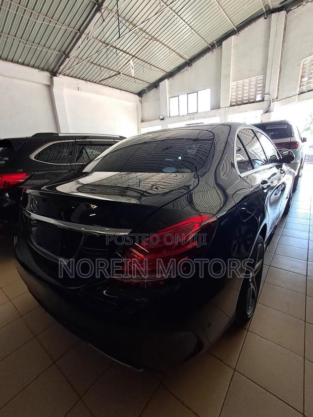 Mercedes-Benz C200 2016 Matt Black