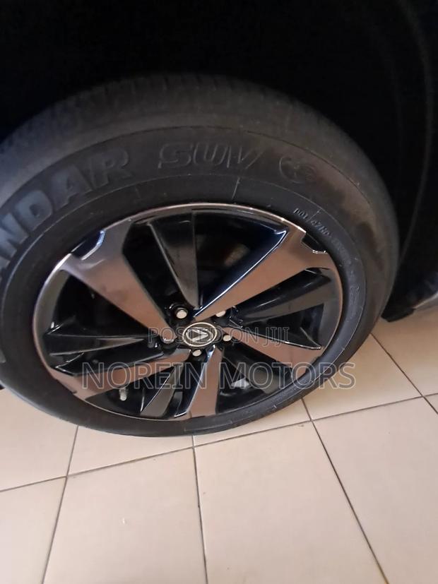 Lexus NX 300h Base 4x4 (2.5L 4cyl 2A) 2018 Gray