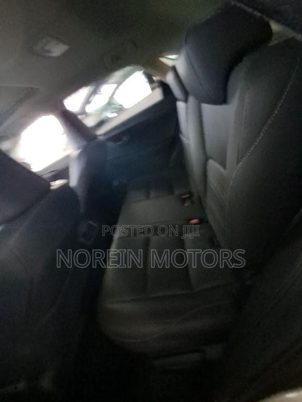 Lexus NX 300h Base 4x4 (2.5L 4cyl 2A) 2018 Gray