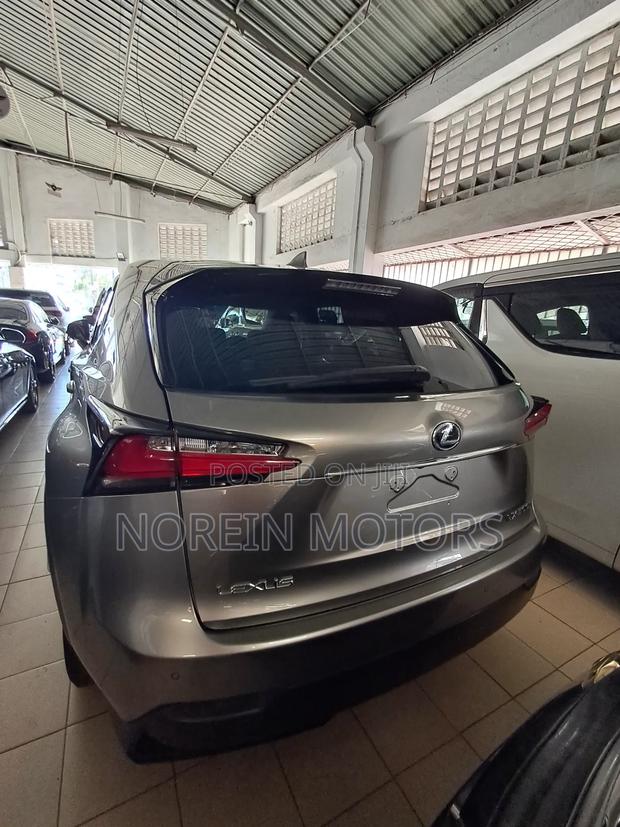 Lexus NX 300h Base 4x4 (2.5L 4cyl 2A) 2018 Gray