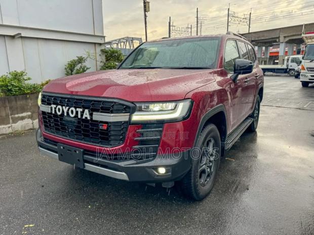Toyota Land Cruiser 2023 Red