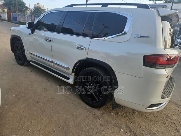 Toyota Land Cruiser 2014 White