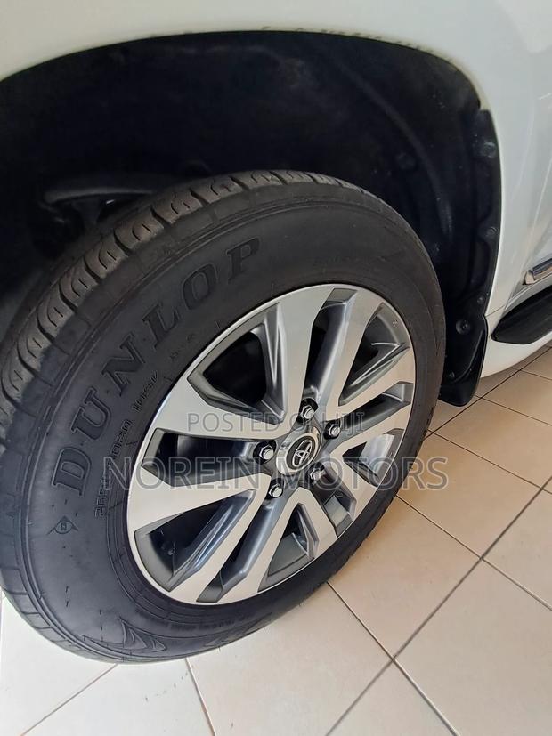 Toyota Land Cruiser Prado 2017 Beige