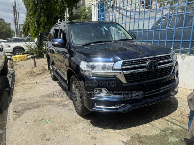 Toyota Land Cruiser 4.5 V8 VXR 2018 Blue