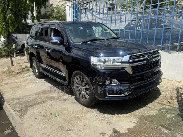 Toyota Land Cruiser 4.5 V8 VXR 2018 Blue