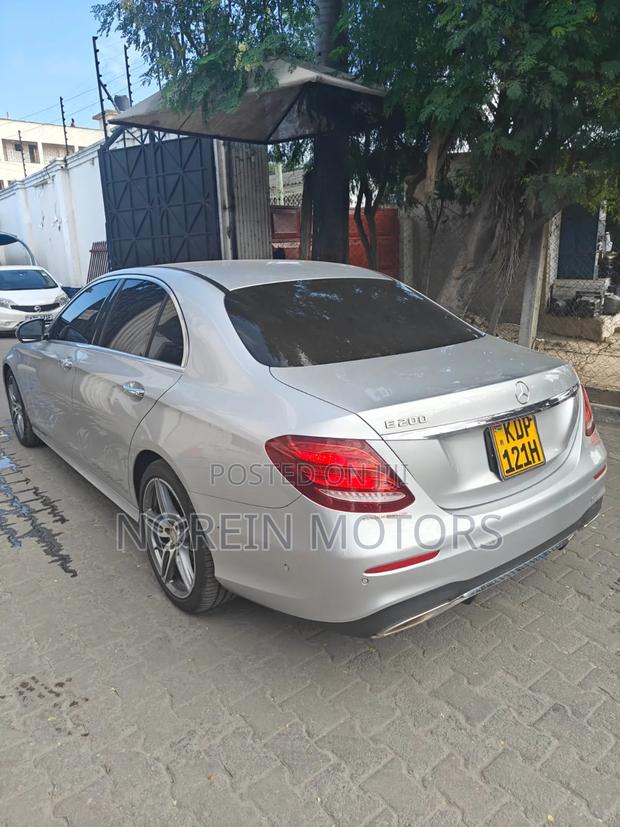 Mercedes-Benz E200 2016 Gray