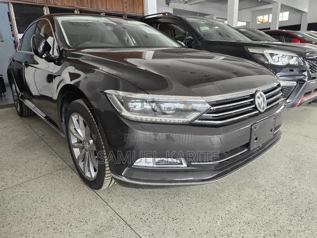 Volkswagen Passat 2018 Gray