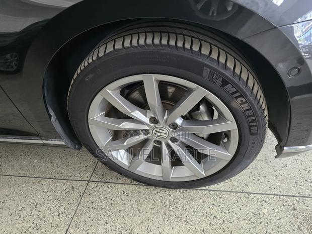 Volkswagen Passat 2018 Gray