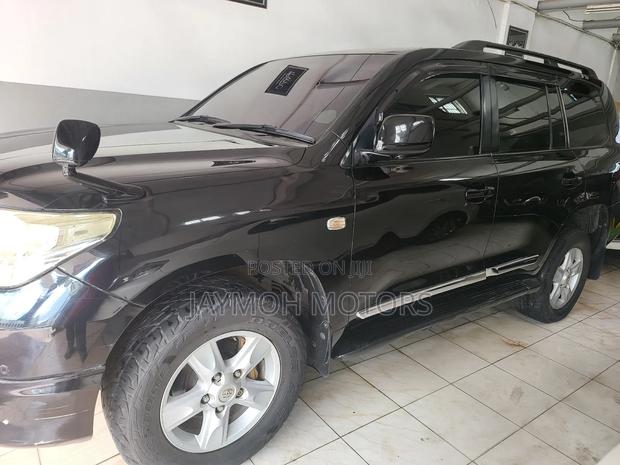Toyota Land Cruiser 2010 Black