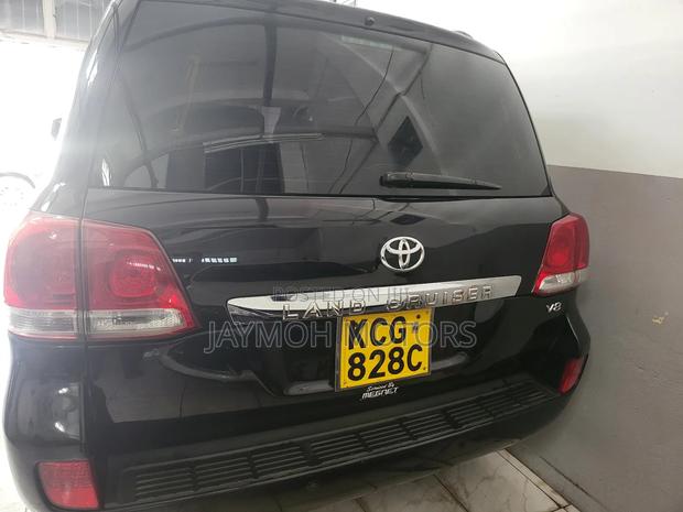 Toyota Land Cruiser 2010 Black
