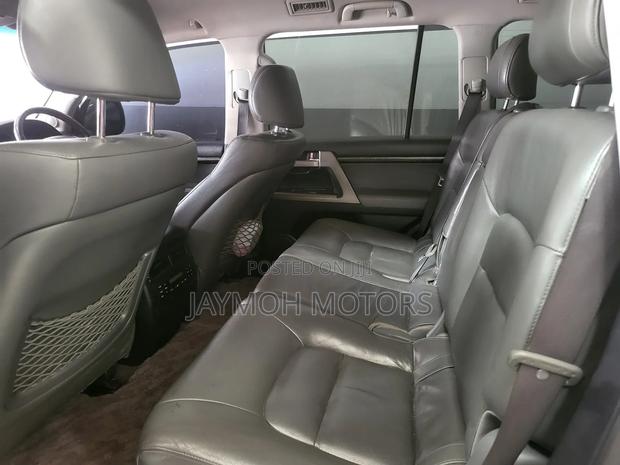 Toyota Land Cruiser 2010 Black