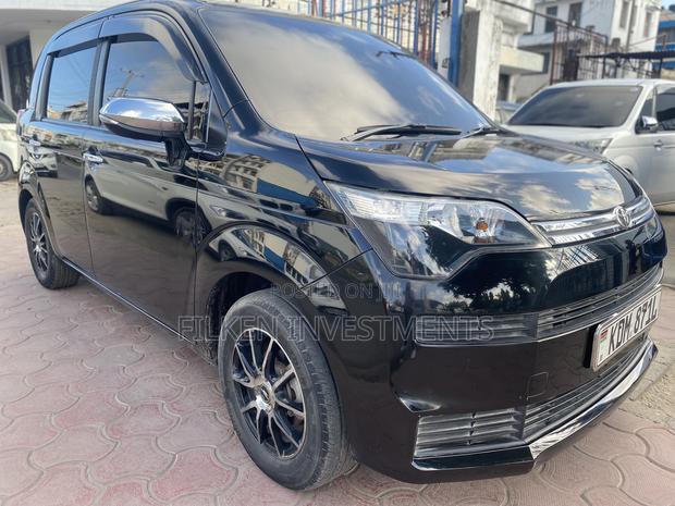 Toyota Spade 1.5 2016 Black