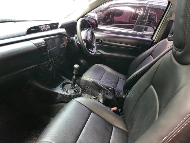 New Toyota Hilux 2021 White