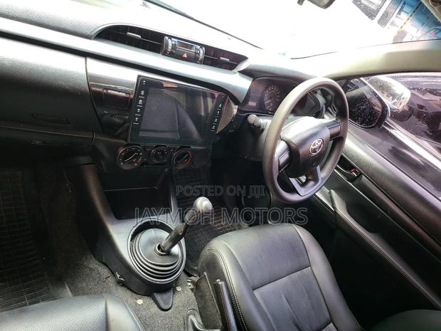 New Toyota Hilux 2021 White