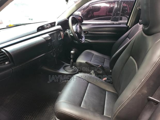 New Toyota Hilux 2021 White