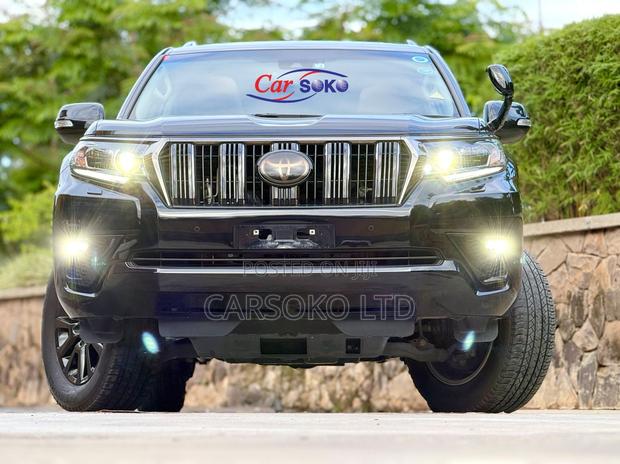 Toyota Land Cruiser Prado 2022 Black