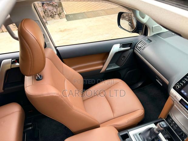 Toyota Land Cruiser Prado 2.8 2021 Black