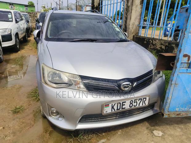 Toyota Corolla Fielder 2014 Silver