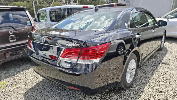 Toyota Crown 2017 Black