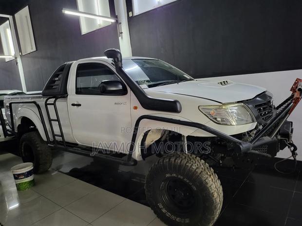 Toyota Hilux 2016 White