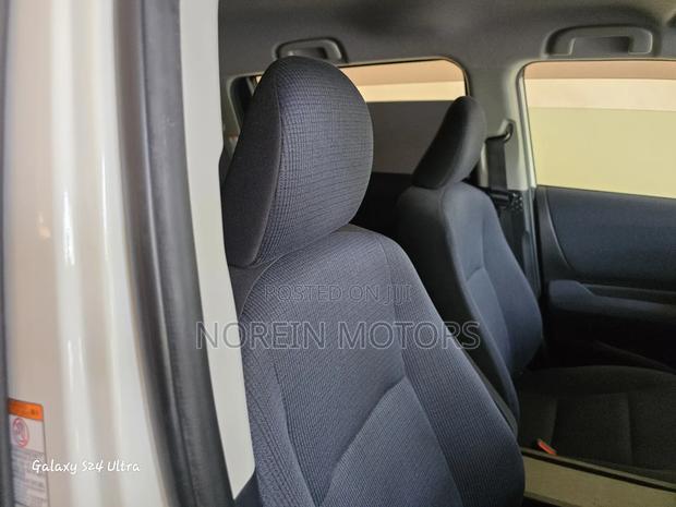 Toyota Sienta 2017 White