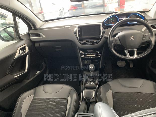 Peugeot 2008 1.2 PureTech (110 Hp) 2017 White
